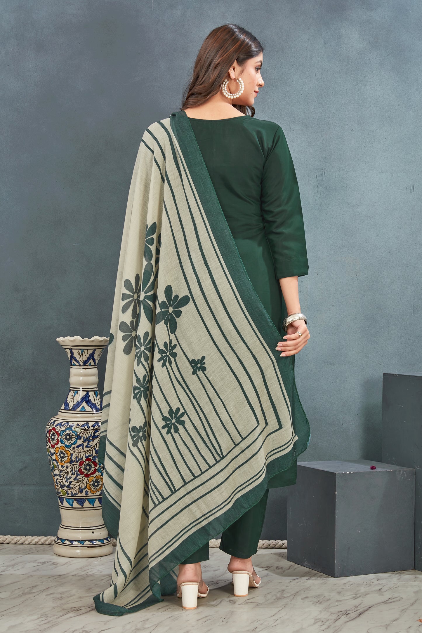 Women Green Roman Silk kurta Pant Dupatta Suit