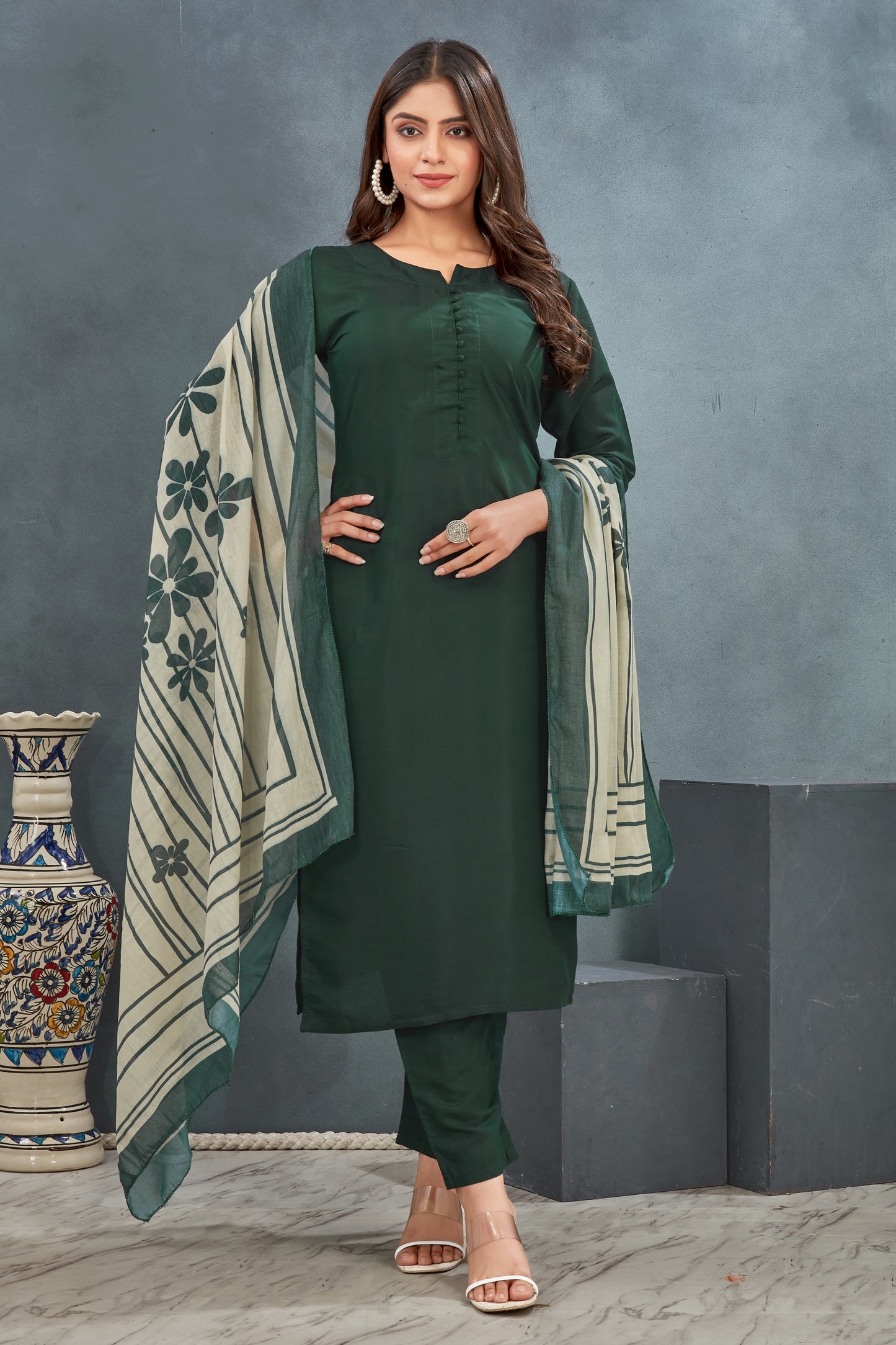 Women Green Roman Silk kurta Pant Dupatta Suit