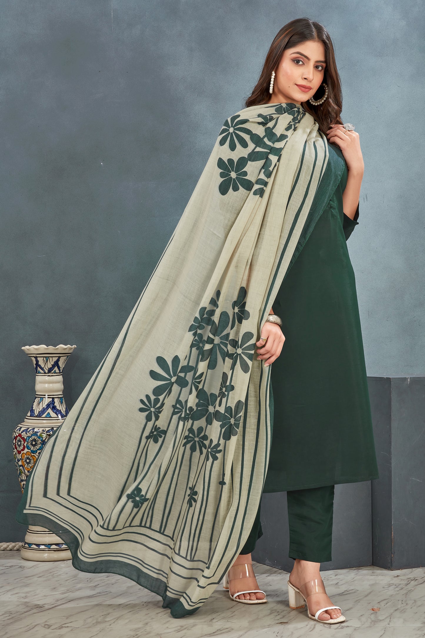 Women Green Roman Silk kurta Pant Dupatta Suit