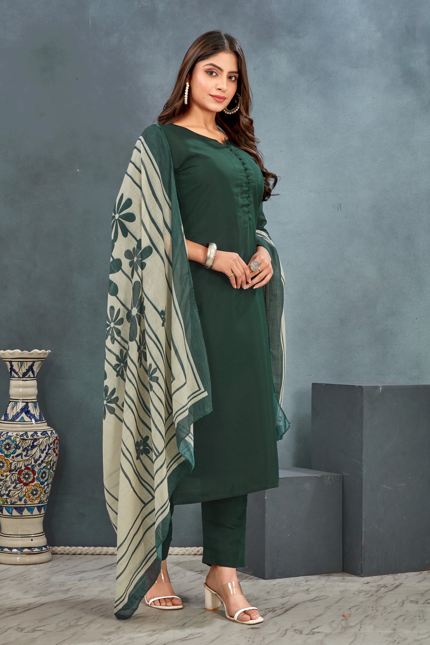 Women Green Roman Silk kurta Pant Dupatta Suit