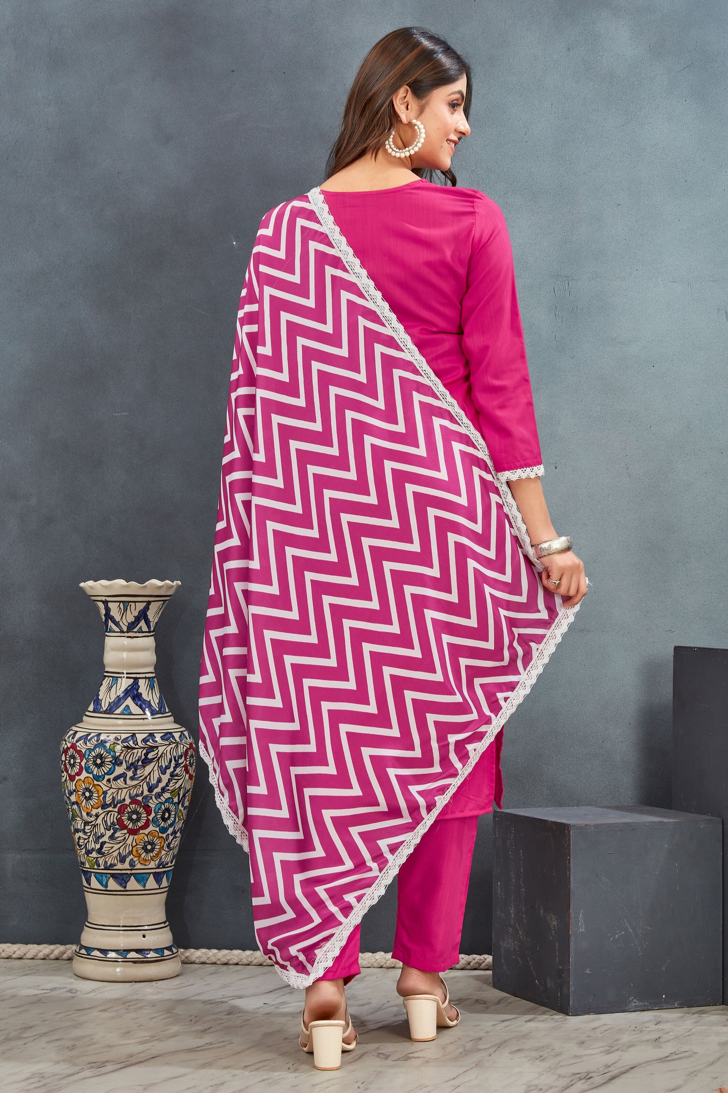 Women pink cottan kurta Pant Dupatta Suit