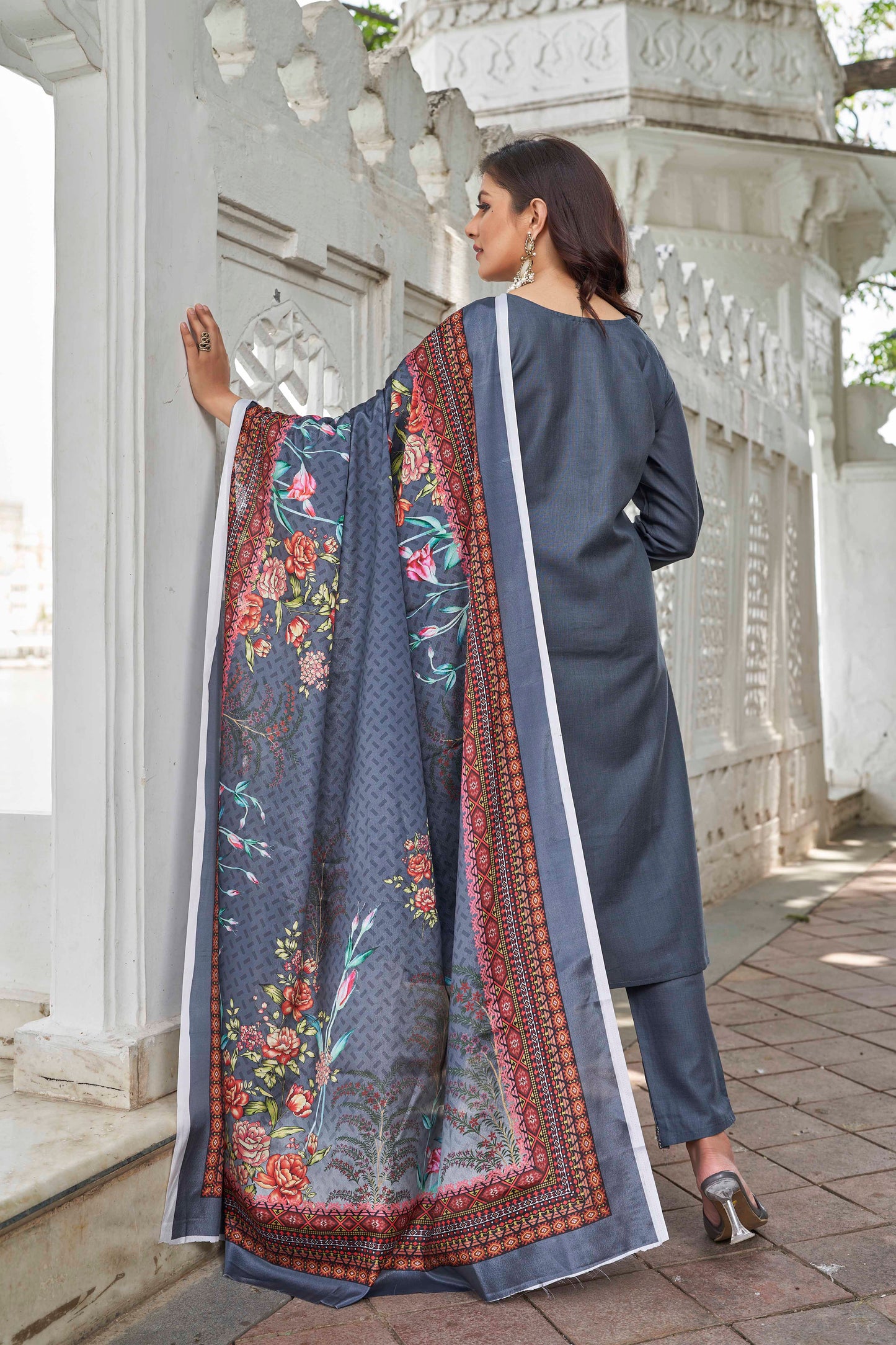 Ethnic Motifs Yoke Designed Straight  Kurta-pant & Dupatta