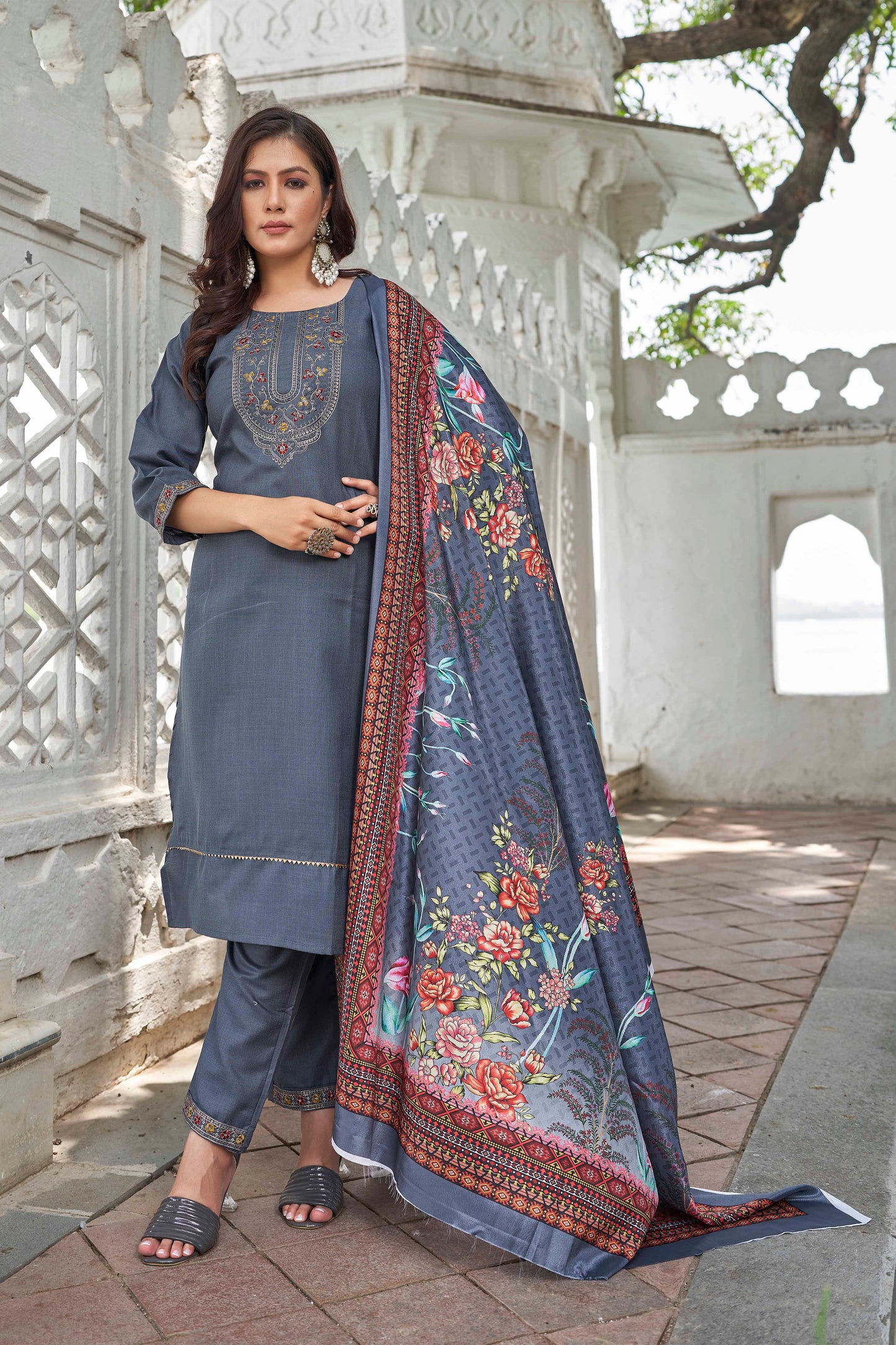 Ethnic Motifs Yoke Designed Straight  Kurta-pant & Dupatta