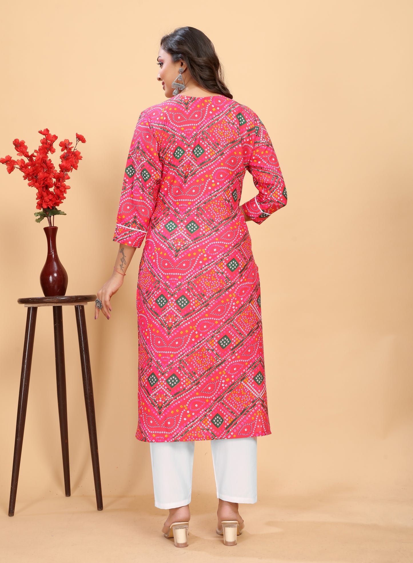 Bandhani Printed Viscose Kurta with White Pant